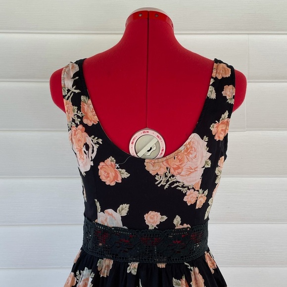 TOPSHOP Black Lace Floral Mini Dress Sz 6 - Picture 4 of 11